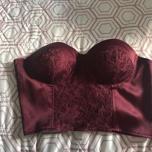 maroon strapless top
